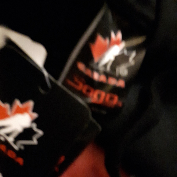Team Canada Hoodie Black NWT Small 🍁 - Picture 2 of 3